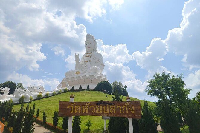 Chiang Rai Day Tour from Chiang Mai Red White and Blue Temples - The Experience in Practice  