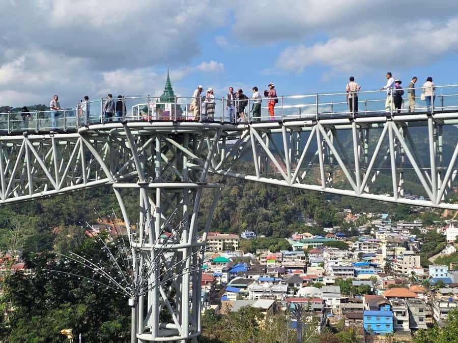 Chiang Rai: Doi Mae Salong, Mae Sai border & Golden triangle - Mae Sai: The Northern Gateway and Market Charm