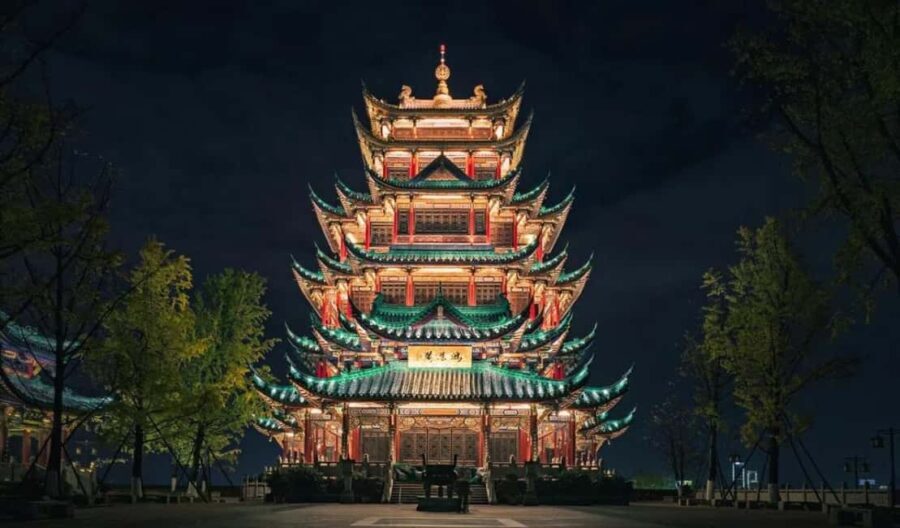 Chongqing 6 Landmarks: Iconic Designs & Photo Spots - What to Expect from the Tour