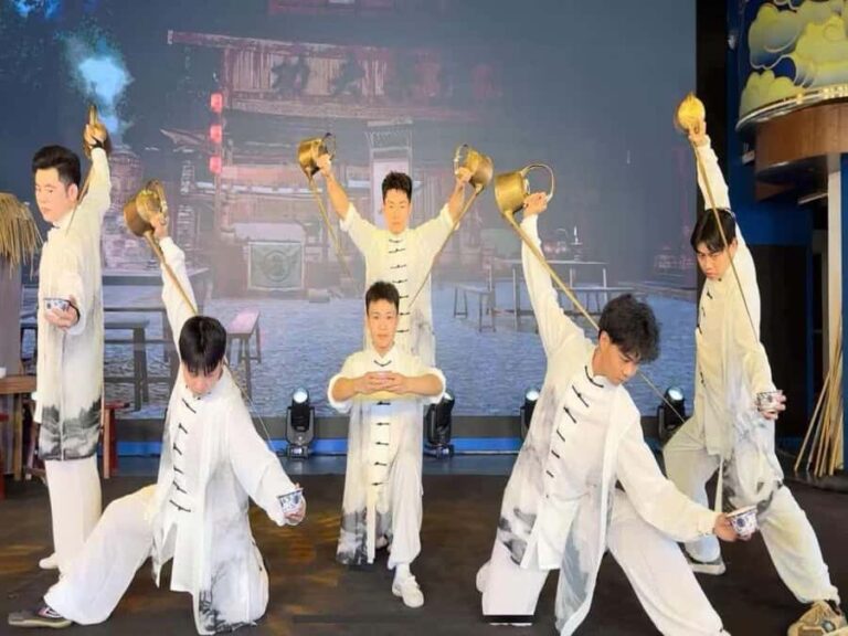 Chongqing: Face-Changing Show, Sky Deck & Night Cruise - The Sky Deck: A Perfect Viewpoint