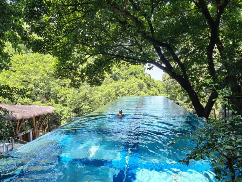 Chongqing: Historical Blocks, Temple, and Mountain Tour - Scenic Views and Mountain Walks