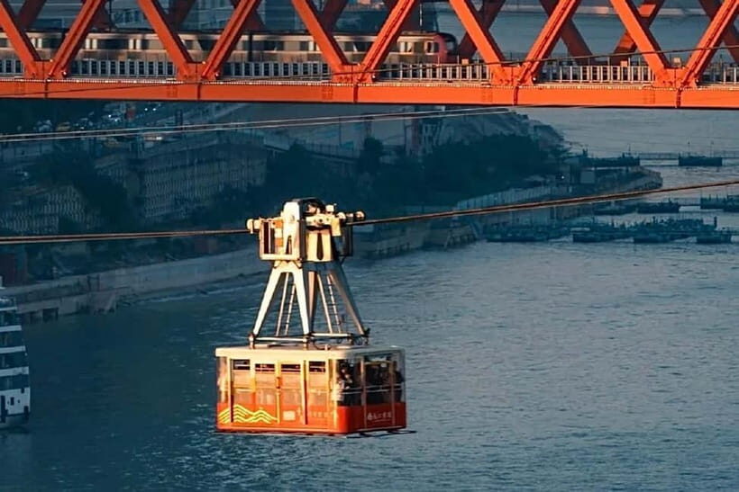 Chongqing Private Day Tour with Li Yan Ba Guo Performance - What You Can Expect