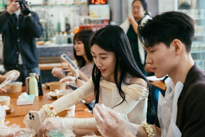 Classic Hawker Experience: Sample Local Favorite Hawker Food - The Value of This Experience