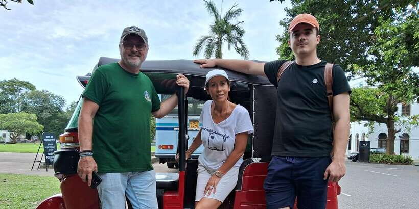 Colombo: Private Tuk-Tuk City Tour with All Entry Fees - The Experience in Detail