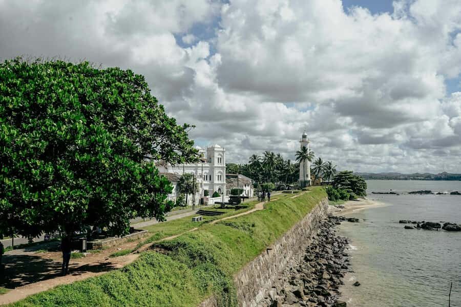 Colombo: UNESCO Galle Fort with Scenic Coastal Rail Journey - Exploring Madu River and Cinnamon Gardens  