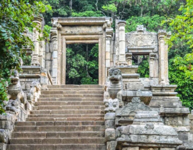 Colombo: Yapahuwa Rock Fortress and Kurunegala Day Trip - The Itinerary in Detail