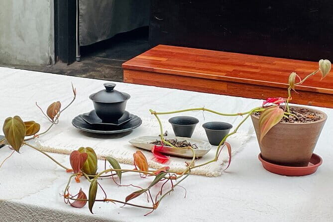 Contemporary & Retro Seoul Private Tour with Local Food Tasting - Exploring Seoul’s Architectural Highlights