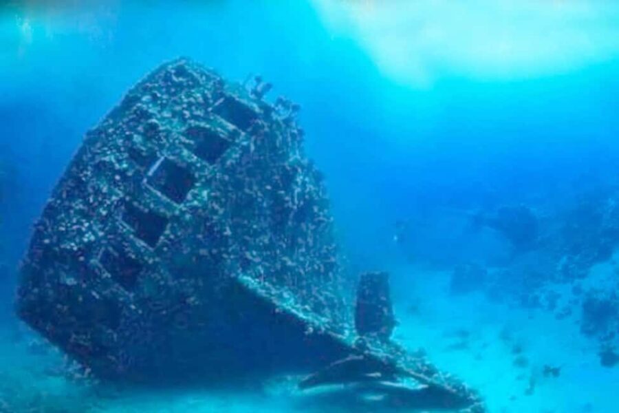 Coron: Reefs and Wrecks Tour with Snorkeling Equipment - What to Expect at Each Stop