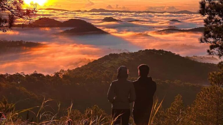 Da Lat: Cloud Hunting & Sunrise Trekking to Hon Bo Peak - The Itinerary: A Step-by-Step Breakdown