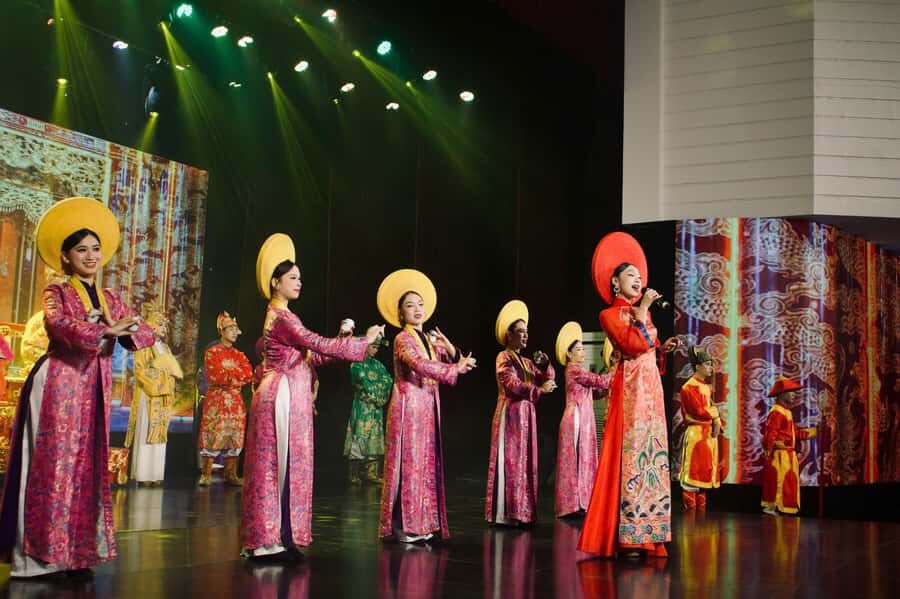 Da Nang: Ao Dai Show Ticket - Additional Details That Enhance the Experience