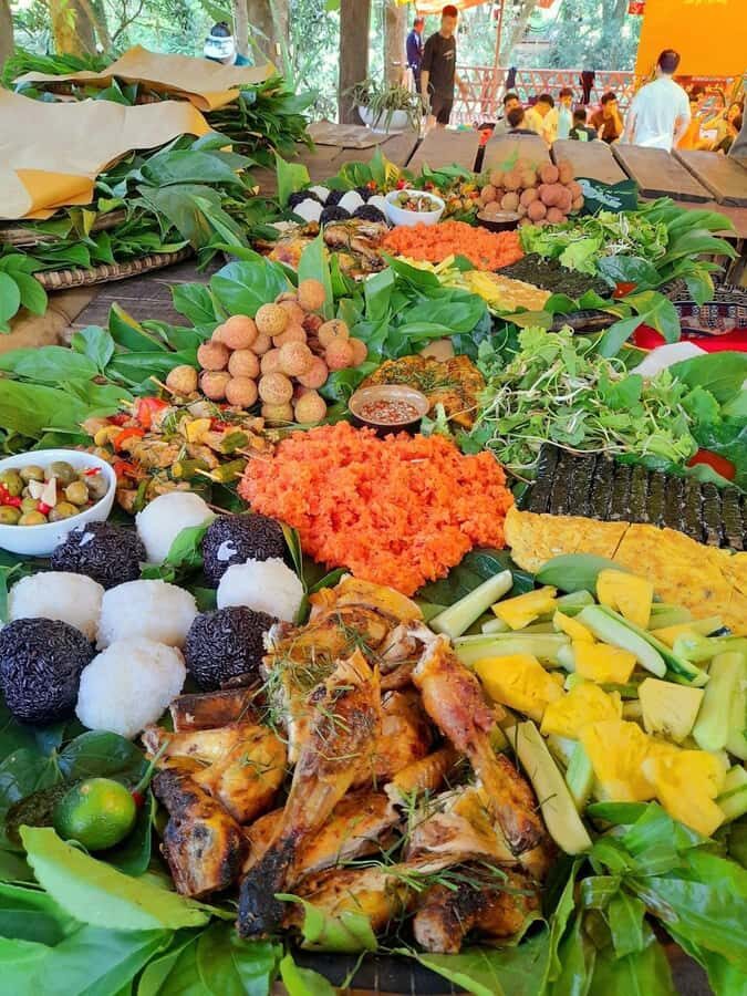 Da Nang Nightlife Street Food, Son Tra Marina, Club Bar Tour - Why This Tour Works Well