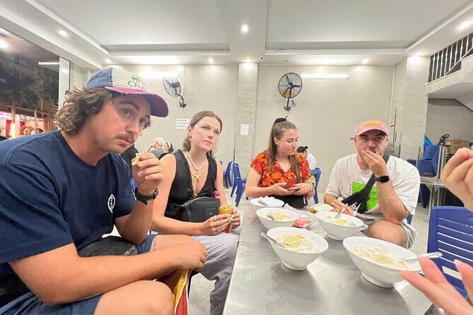 Da Nang Sightseeing Cruise On Han River With Street Food Tasting - The Scenic Han River Boat Ride with Fruits