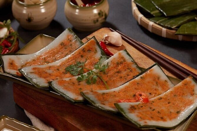 Da Nang Street Food Private Tour With Local Students - The Guides and the Experience