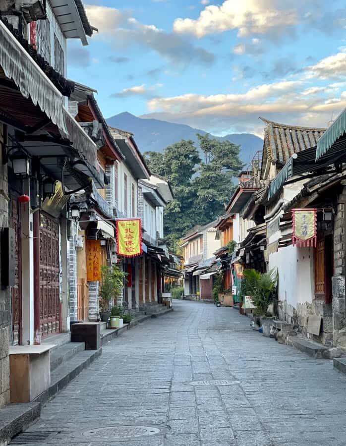 Dali Day Tour: Scenic Lakes, Bai Heritage & Tie-Dye Workshop - Diving Into Bai Culture at Dali Museum