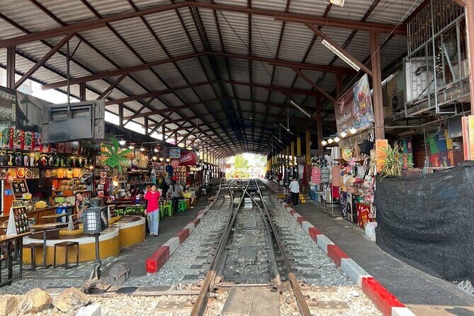 Damnoen Saduak and Maeklong Railway Market Tour with Private Car - Why This Tour Offers Great Value