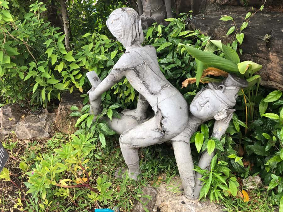 Damnoen Saduak, Reclining Buddha, and Wat Arun Private Tour - Good To Know