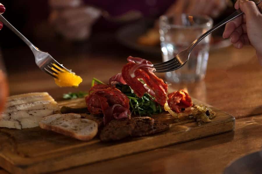 Darwin: 4-Course Dining Experience with Sparkling Wine - Who Is This Tour Perfect For?