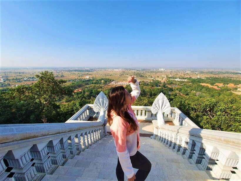 Day Trip to Oudong Mountain and Phnom Penh City Private Tour - Analyzing the Itinerary