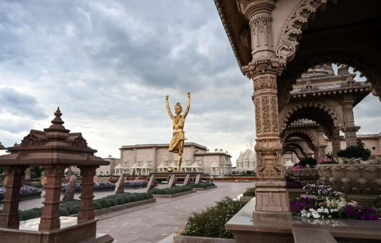 Delhi: Akshardham Temple Guided Walking Tour with a Local - Detailed Review of the Akshardham Guided Walking Tour