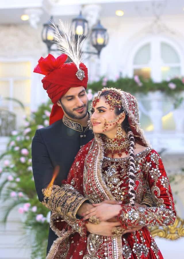 Delhi: Custom Shopping Tour Half /Full Day With Female Guide - Authentic Street Food & Local Flavors