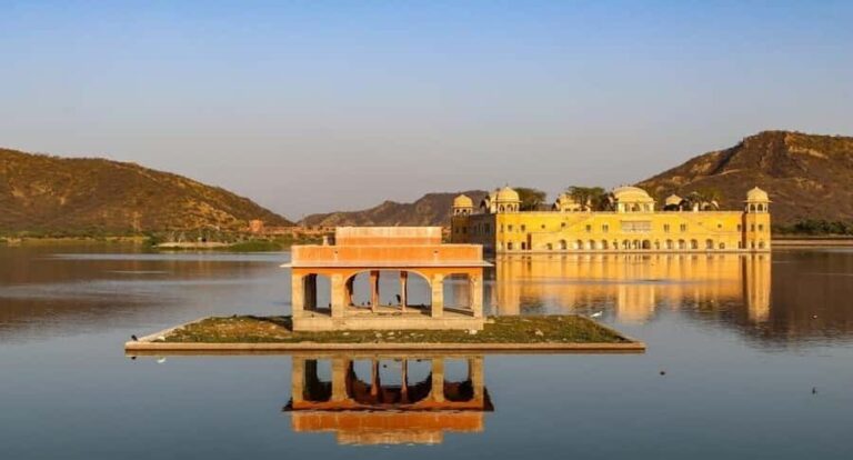 Delhi: Day Tour Jaipur Amber Fort With City Palace Transfer - Starting the Day: Seamless Pickup and Travel