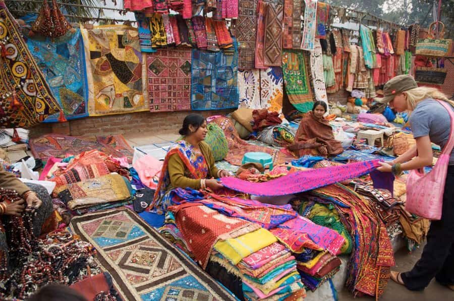 Delhi: Guided Shopping Tour Experience Local Female Expert - What’s Included and What to Keep in Mind