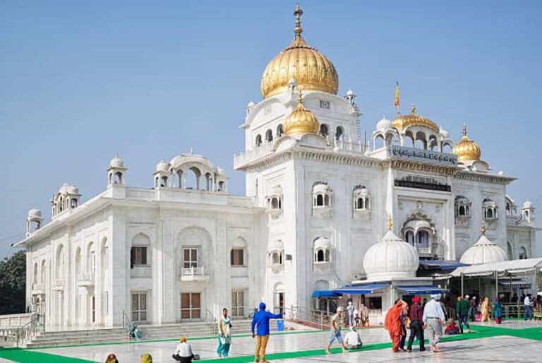 Delhi: Gurudwara Bangla Sahib Tour with Langar Meal - Practical Details and Tips