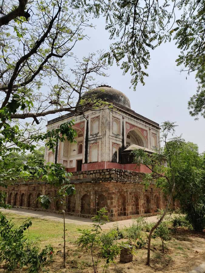 Delhi: Humayun's Tomb, Isa Khan's Tomb & Sunder Nursery Tour - An In-Depth Look at the Tour Experience