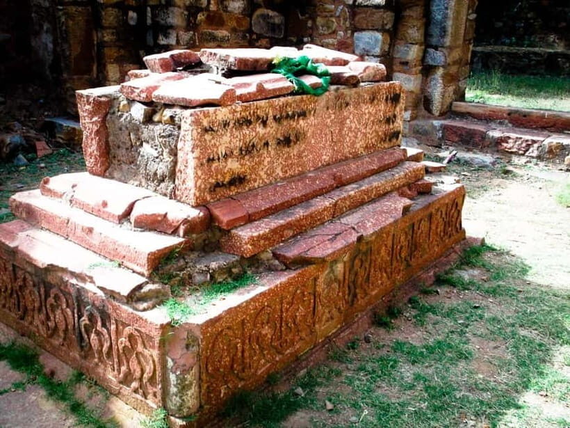 Delhi: Mehrauli Archaeological Park Tour with Hotel Pickup - What Makes This Tour Special?