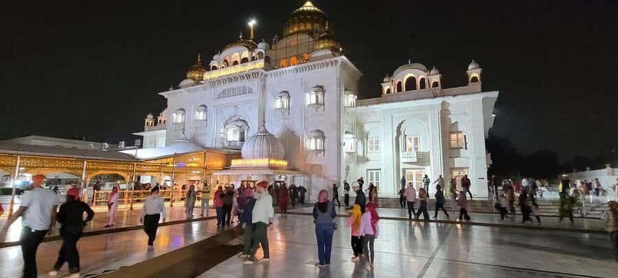 Delhi: Night Tour with India Gate and Connaught Place - The Experience of Traveling in Style