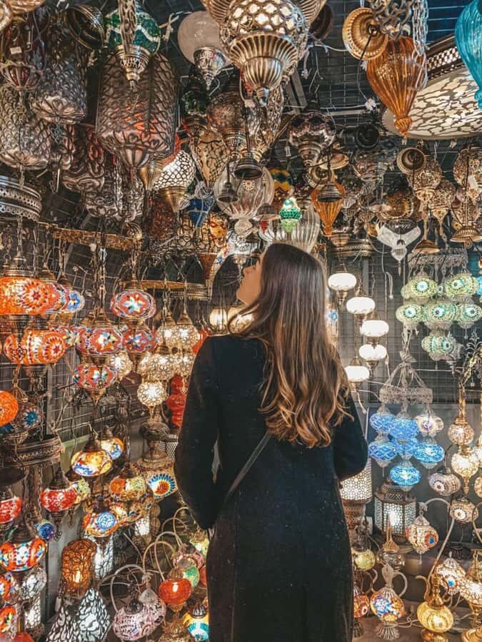 Delhi: Personalized Shopping Tour with Female Expert - Deep Dive into the Itinerary