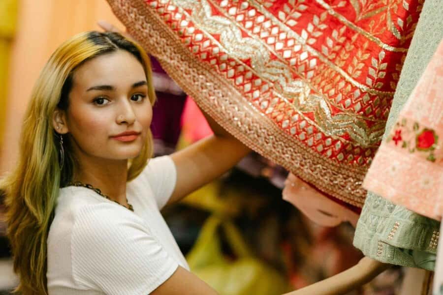 Delhi: Safe & Authentic Delhi Shopping Tour with her - The Practicalities: Transportation, Duration, and Value