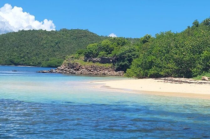 Discover the Splendid Universe of Islands and Seabed - Who Should Consider This Tour?