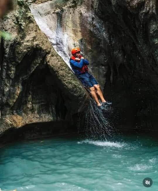 Dive into the thrilling adventure at the Damajagua Waterfalls in Puerto Plata - The Benefits of the Guided Experience