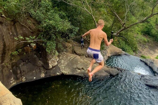 Diyaluma Waterfall Adventure With Local Guide & Lunch - What to Expect During the Experience