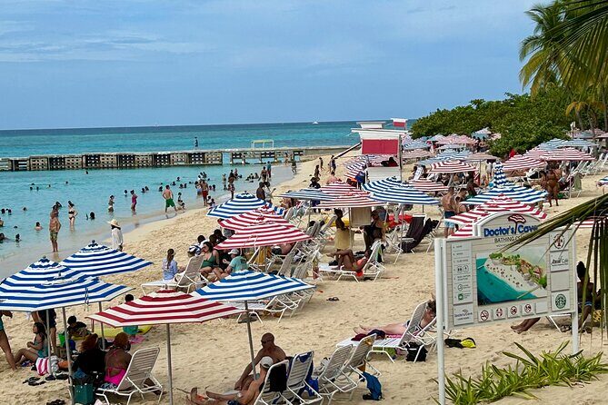 Doctors Cave Beach and Shopping Tour in Montego Bay - Stop 1: Doctors Cave Beach