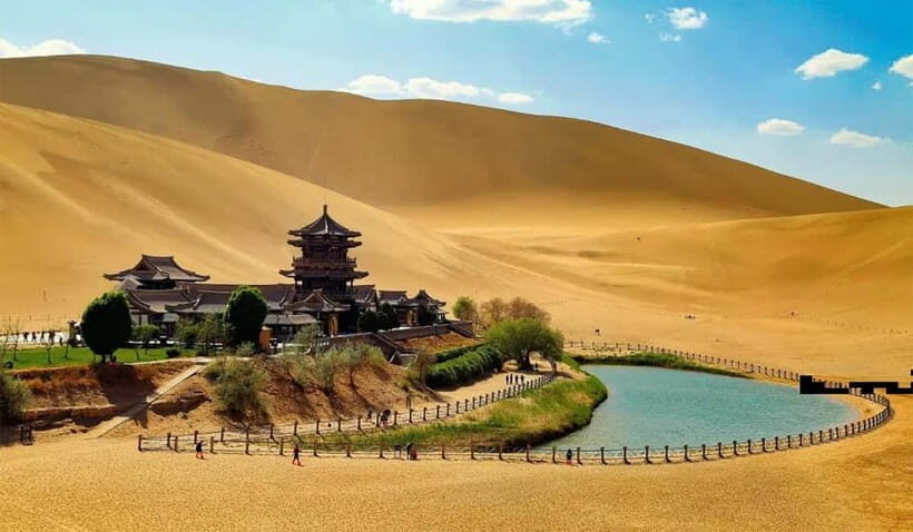Dunhuang: Mingsha Mountain, Crescent Lake & Museum Tour - Lunch: Tasting Dunhuang’s Flavors