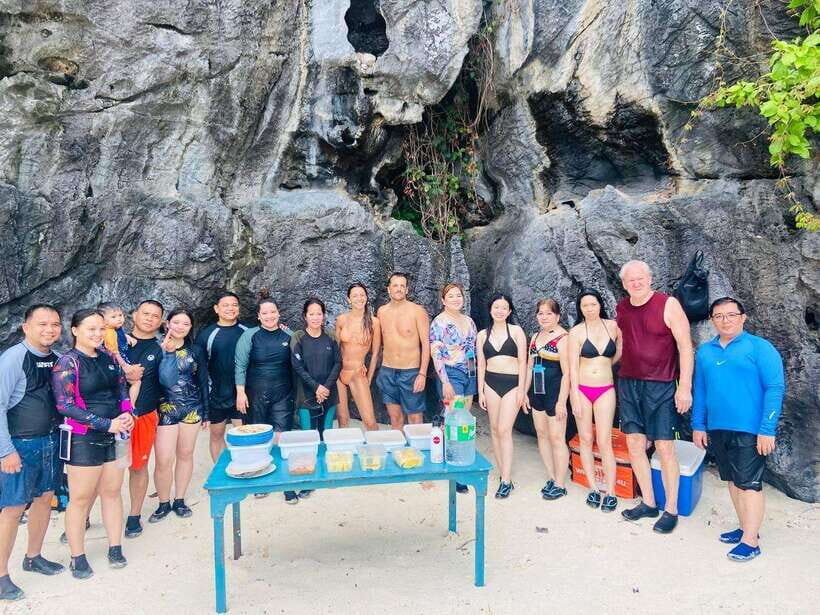 EL NIDO: Private Island Hopping Tour C w/BUFFET LUNCH - Introduction: What to Expect from Tour C