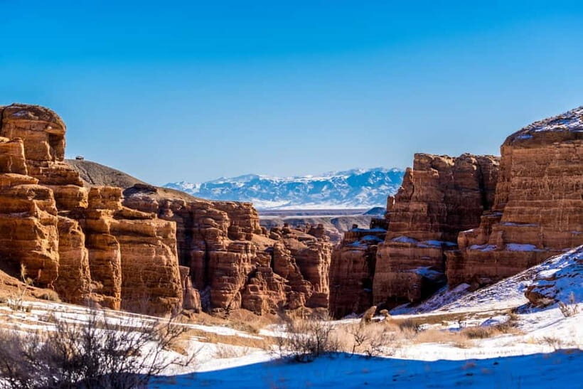 Enchanting Charyn Canyon and Lakes: Choose Your Adventure! - Exploring Charyn Canyon