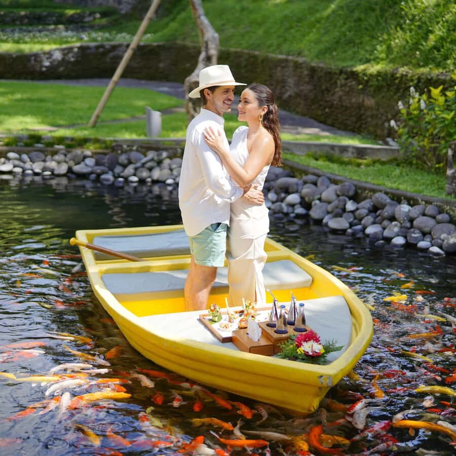 Exclusive Photo Moment on the Boat & Candlelight Dinner - What Makes This Experience Valuable?