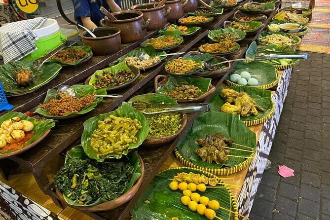 Experience Jakarta Street Food Scene with MRT Transportation - Why Is This Tour a Great Value?