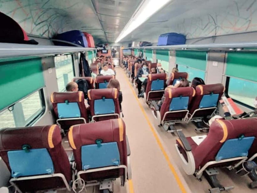 Explore Taj Mahal Tour By India Fastest Train - What Makes This Tour Stand Out