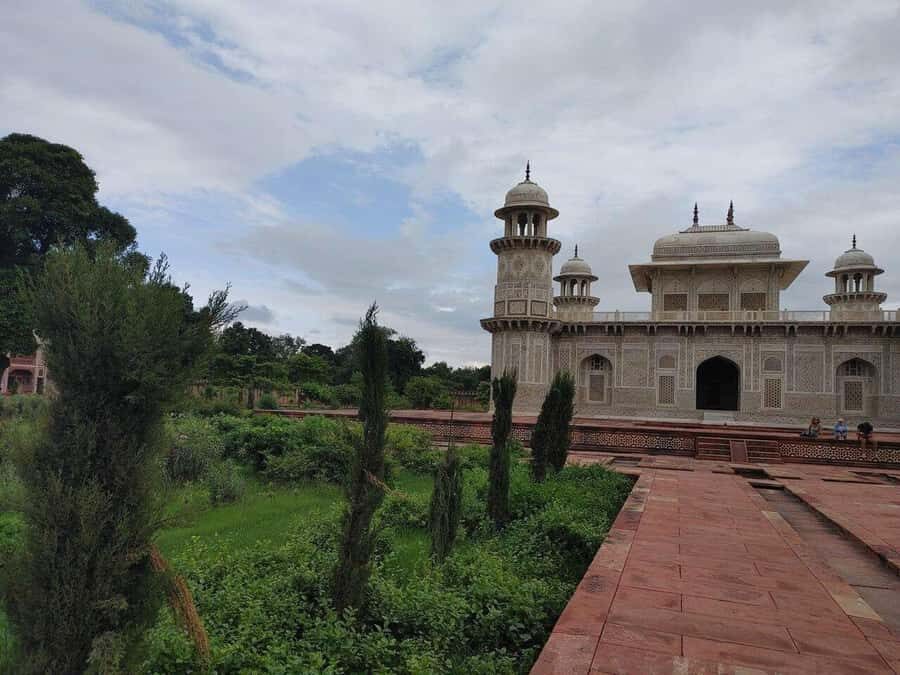 From Agra: All Inclusive Taj Mahal & Agra Fort Tour By car - What to Expect from This Tour