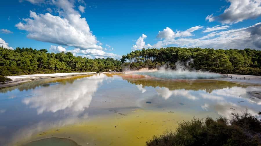 From Auckland: Wai-O-Tapu & Polynesian Spa Rotorua Day Tour - What Makes This Tour Stand Out