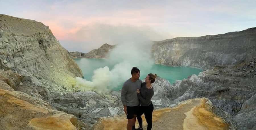 From Bali: A Private Tour Kawah Ijen Mt Bromo Tumpaksewu - Transportation and Group Dynamics