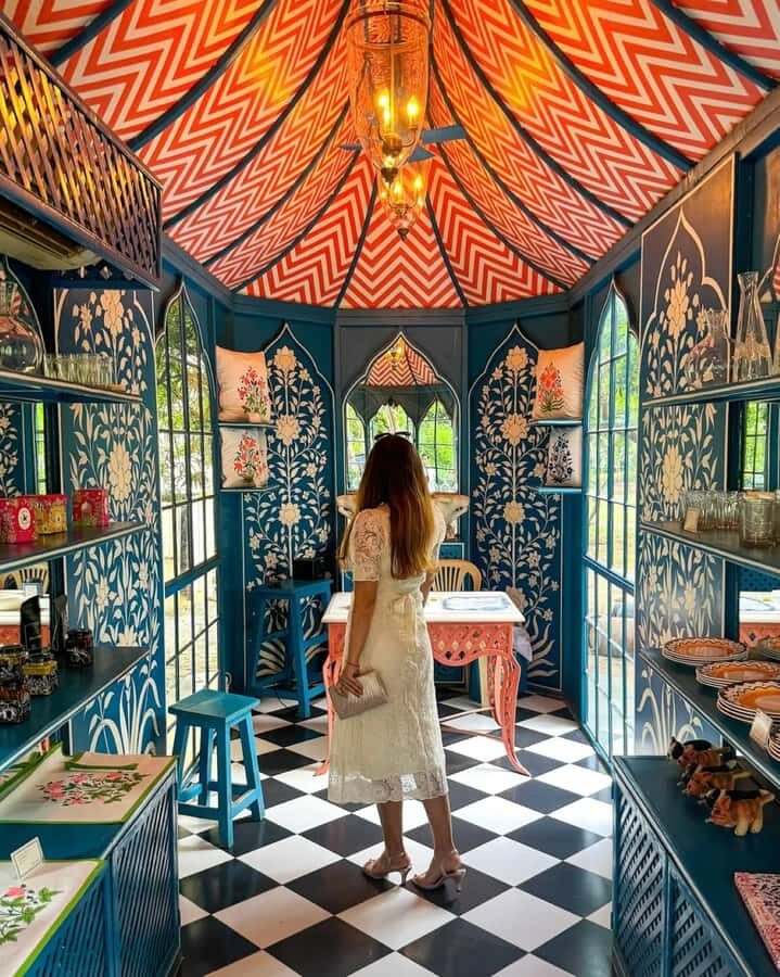 From Delhi: Jaipur Tour with Car, Guide, Tickets & Lunch - Exploring Amber Fort: Majestic Hilltop Fortress