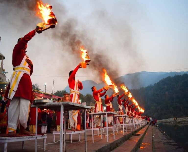 From Delhi: Rishikesh and Haridwar Private Day Tour - Detailed Breakdown of the Itinerary