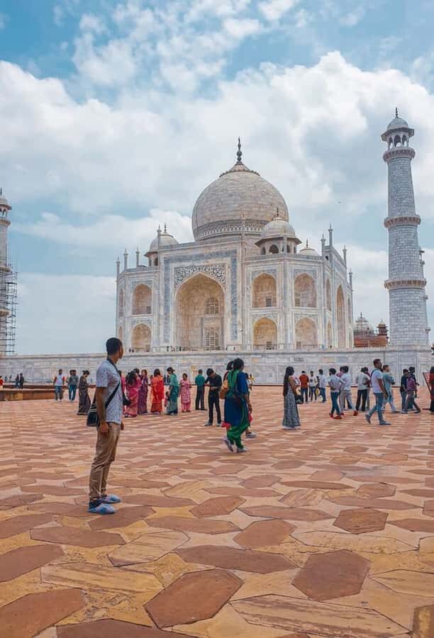 From Delhi: Sunrise Taj Mahal Agra Tour with Car & Guide - Detailed Breakdown of the Itinerary