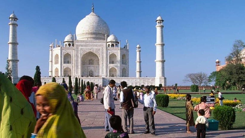 From Delhi: Taj Mahal & Agra Day Trip with Fatehpur Sikri - Visiting the Taj Mahal: The Heart of the Experience