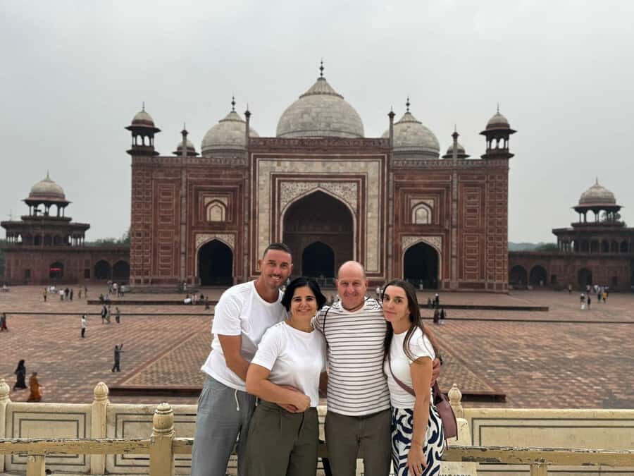From Delhi: Taj Mahal & Agra Fort Day Tour with 5* Breakfast - Visiting the Taj Mahal: The Heart of the Tour